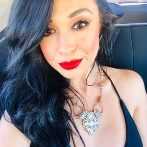 Meet your Posher, Pamela